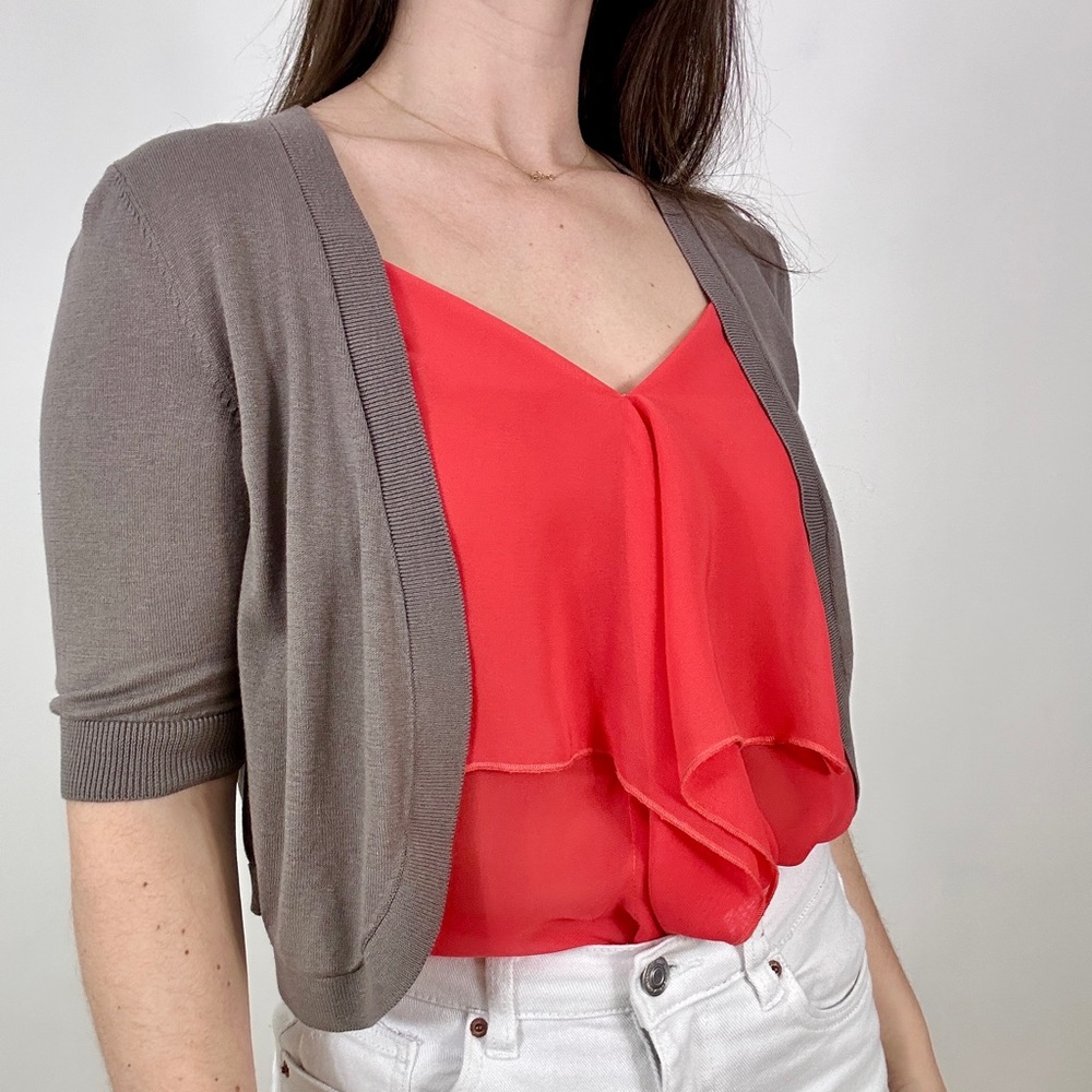 *Le Chateau Brown Beige Cropped 3/4 Sleeve Cardigan - Picture 3 of 7